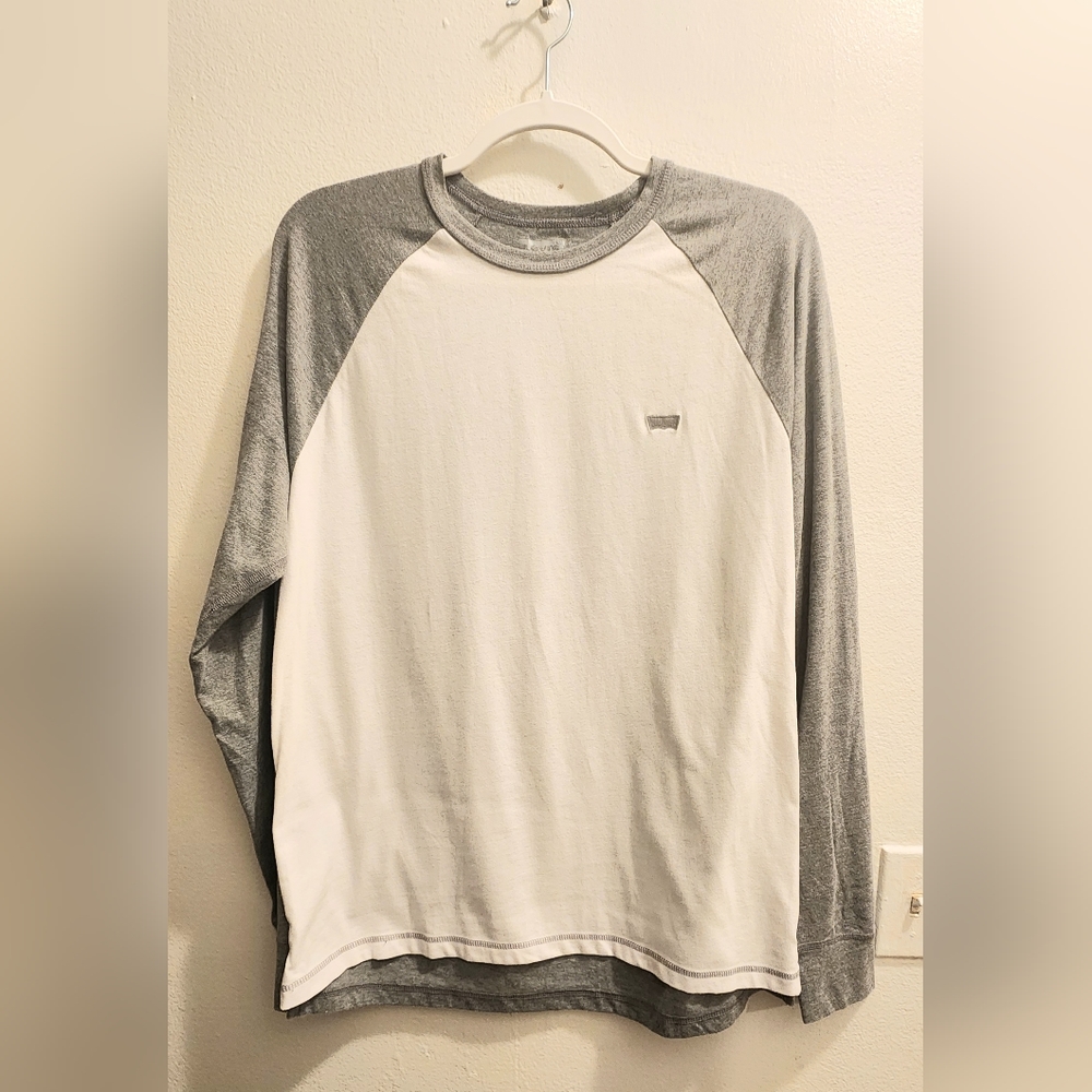 Levi Strauss & Co. Baseball Tee Size Large